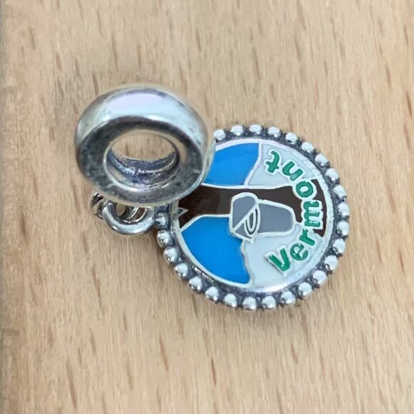 Pandora Vermont Exclusive Charm, S925 Silver Bracelets - Picture 3 of 4